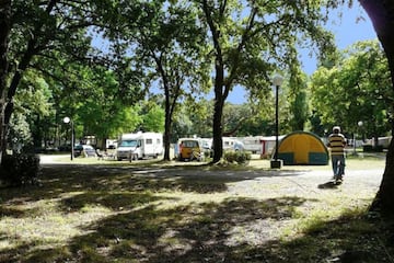 Camping Parc du Val de l'Eyre - Image 1 Camping Parc du Val de l'Eyre - Image 1