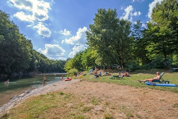 Flower Camping St. Lambert - Image 1 Flower Camping St. Lambert - Image 1