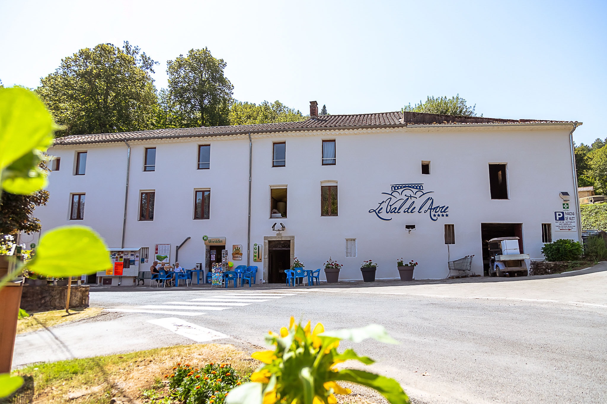 Flower Camping Le Val de l'Arre — 5