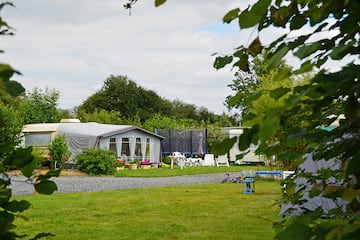 Camping Ushuaïa Villages Les Pommiers Pays d'Auge Camping Ushuaïa Villages Les Pommiers Pays d'Auge