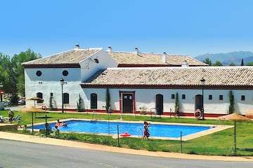 Camping Pueblo Blanco - Image 1