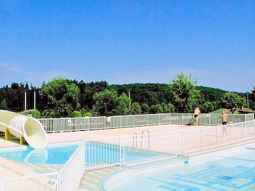 Camping Les Bruyères - Image 1