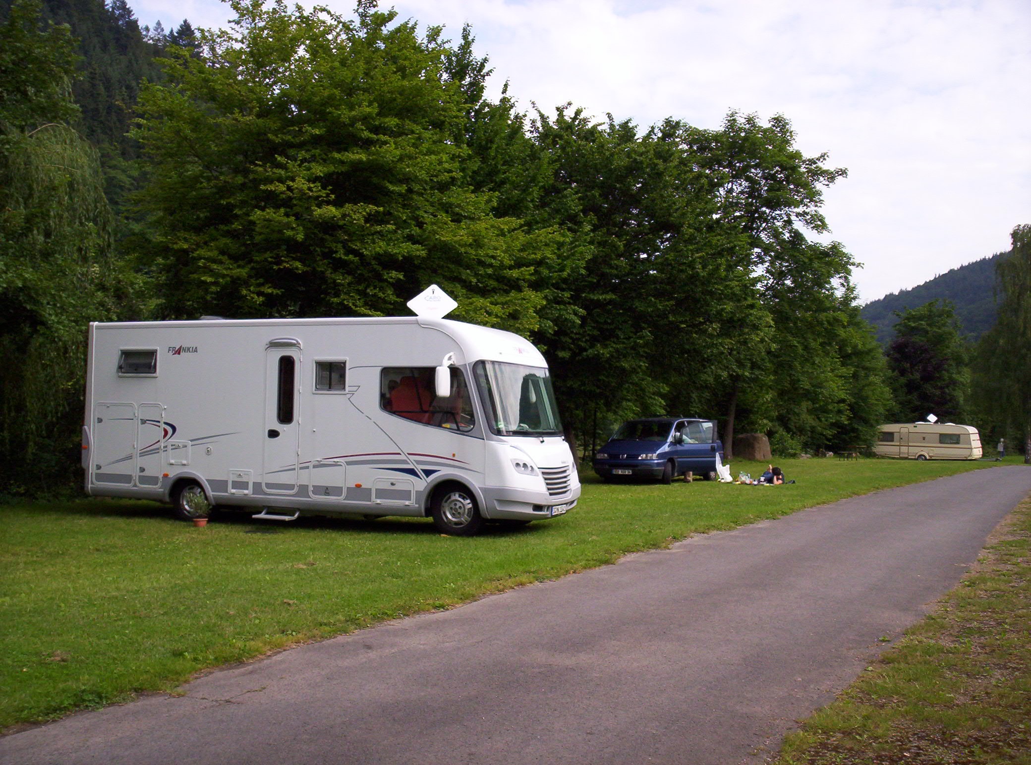 hängematte lila Wasserhängematte - Color:titanium Campgrounds | Camppinewood Ford-Transit-2016