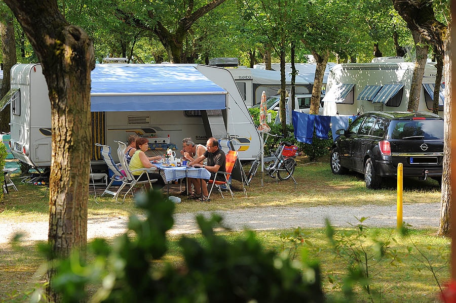 campingstuhl strandstuhl Ultraleichter Campingstuhl Strandstuhl klappbar Kühlfach Rucksack –  VAN-HALTESTELLE