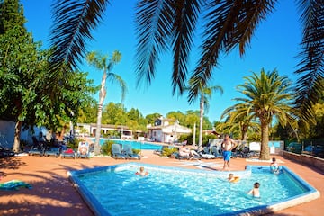 Camping Les Pêcheurs - Image 1