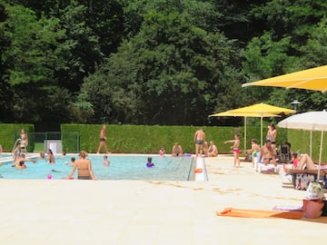 Camping Grottes d'Azé Camping Grottes d'Azé