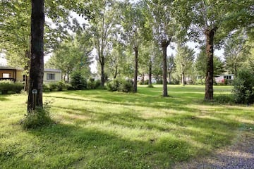 Le Pavillon - Image 1