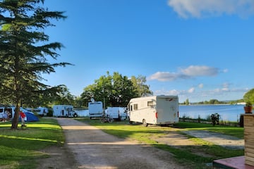 Camping de l'Étang de Sault Camping de l'Étang de Sault