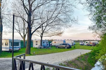 Lovenjakov dvor Lovenjakov dvor