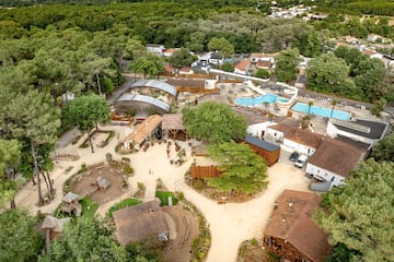 Flower Camping Au Bois des Biches - Image 1 Flower Camping Au Bois des Biches - Image 1