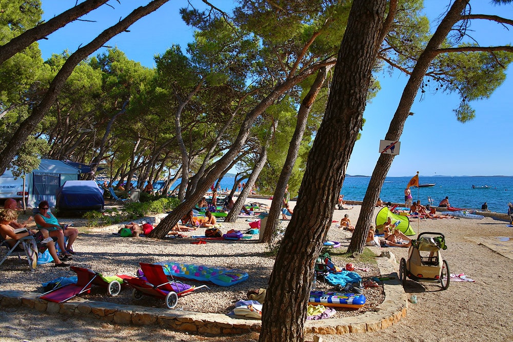 Bedroom accommodation at Camping Kozarica in Pakoštane