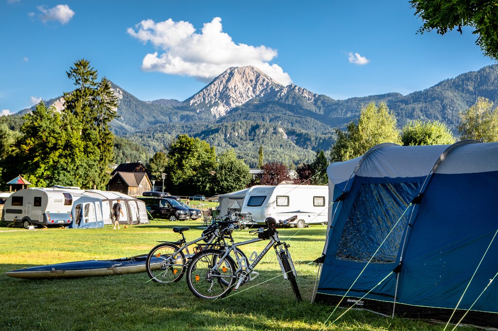 Kitchen facilities at Familien-Erlebnis Camping Poglitsch in Faak am See
