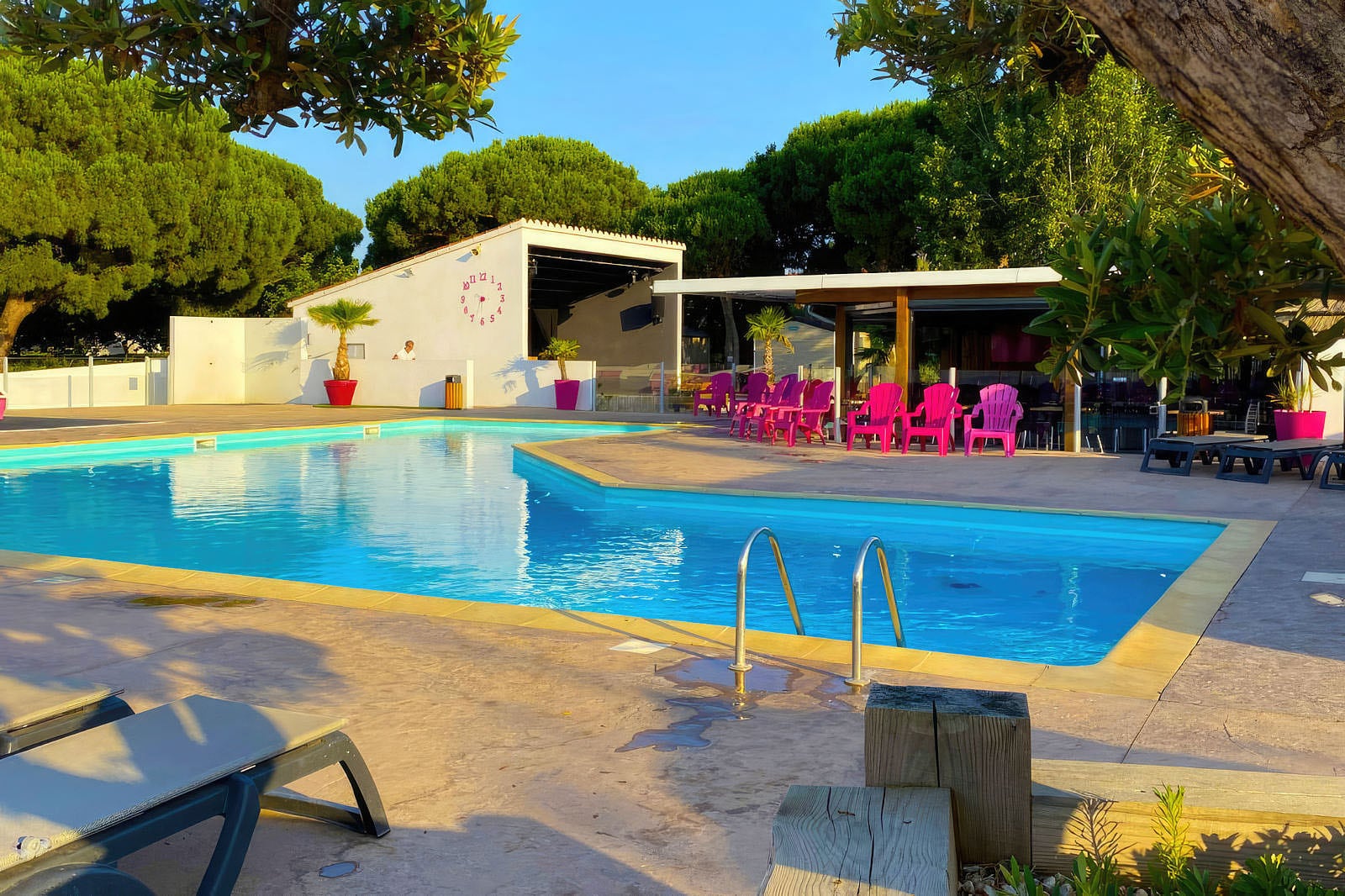Camping Les Flamants Roses — 4