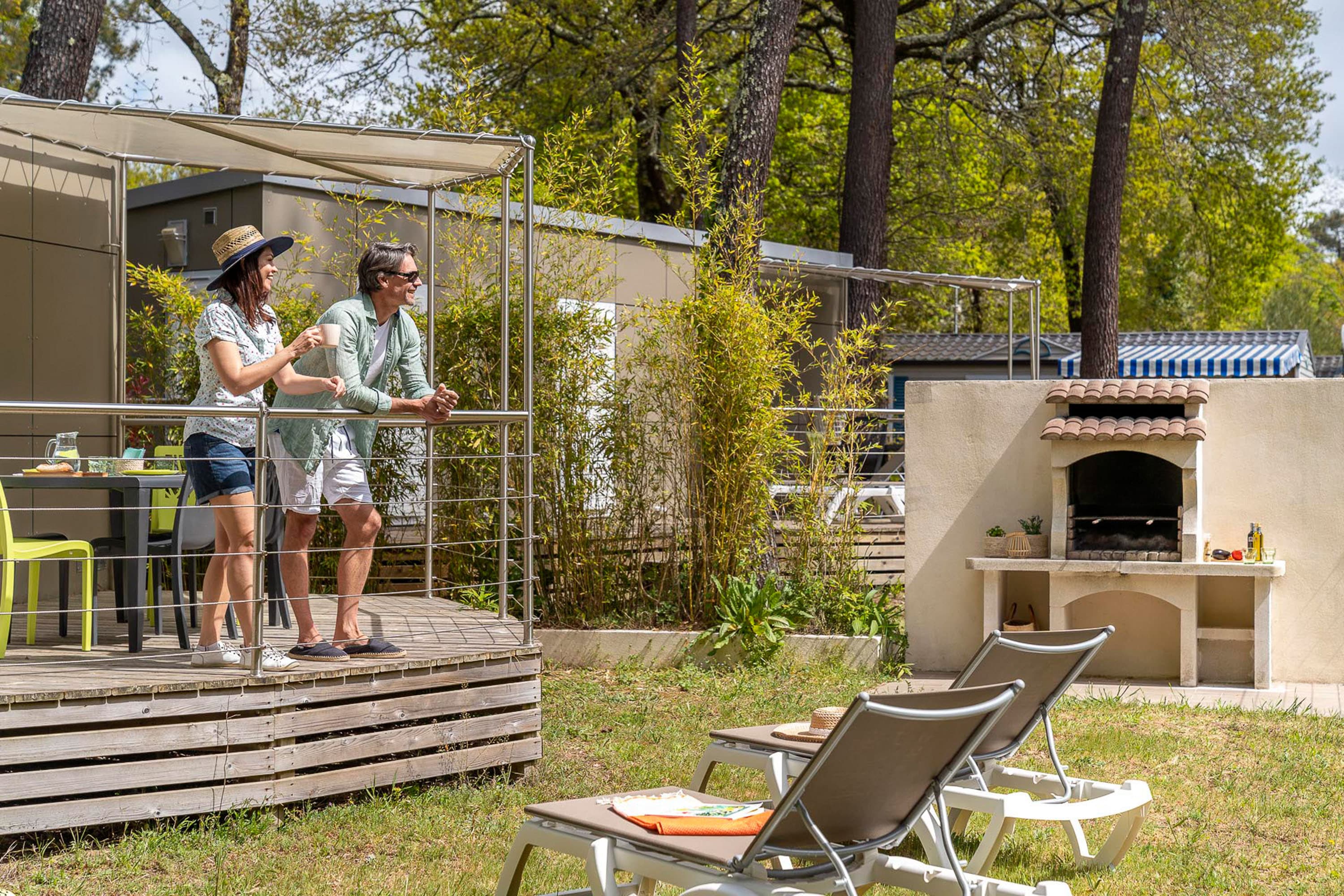 Kitchen facilities at Camping Sandaya L'Orée du Bois in Les Mathes